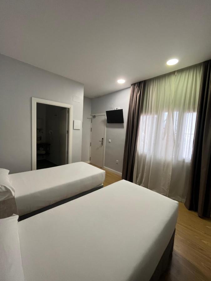 Hostal Atenas Seville Ngoại thất bức ảnh