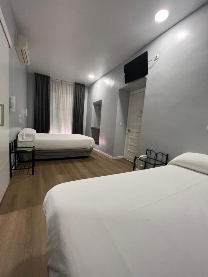 Hostal Atenas Seville Ngoại thất bức ảnh