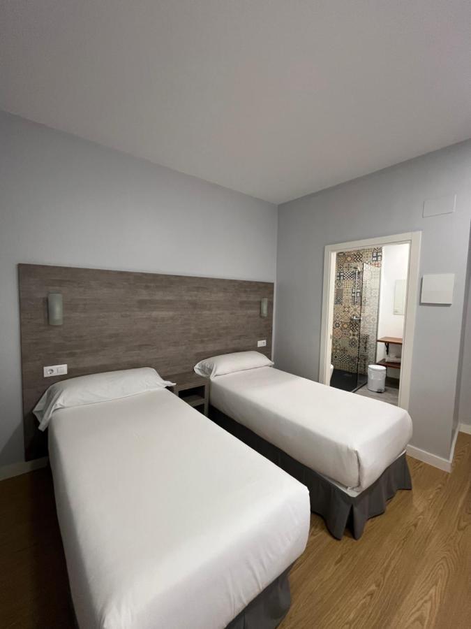 Hostal Atenas Seville Ngoại thất bức ảnh